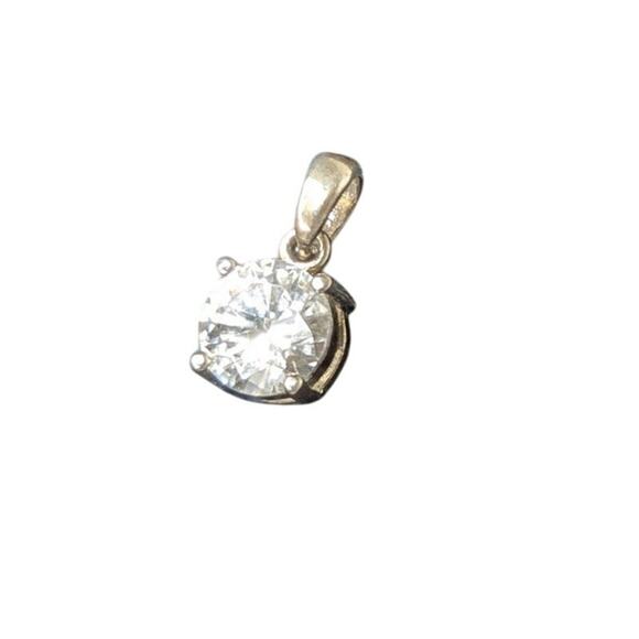 Sterling silver and cubic zirconia round necklace pendant sparkling - Picture 3 of 4